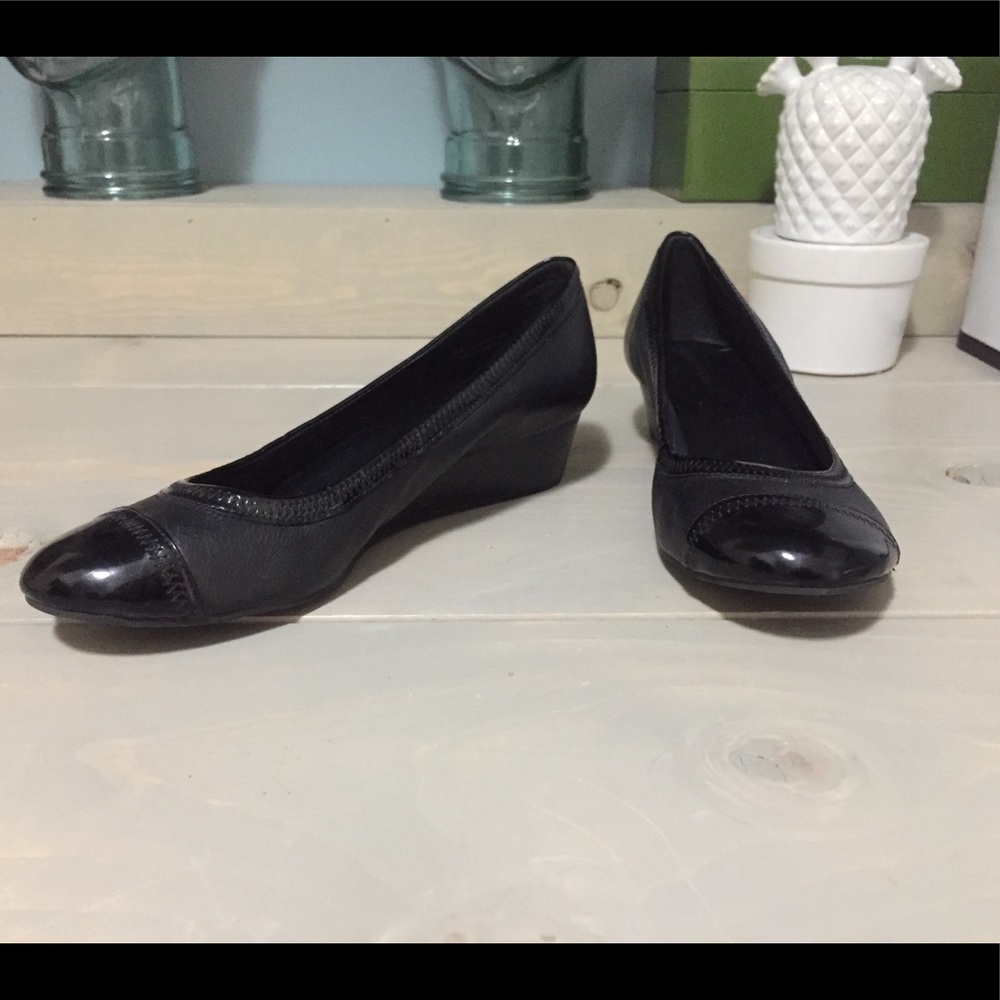 Cole Haan leather wedge pump size 7.5